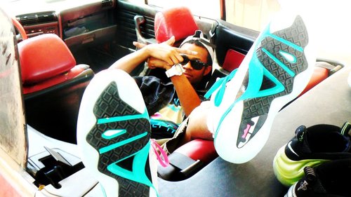 just chill nd I live life no bullshit just hard work even when i get to the top !#TMS..Tough-Minded Society #motivated #313 #sneakerhead