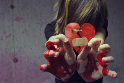 we tweeten over liefdes verdriet, dat heeft iedereen toch wel eens meegemaakt? follow ons voor herkenbare tweets!