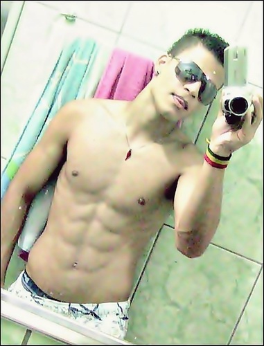 Tímido (66' Ciumento, Chato, Irritante, Insuportável, Divertido, mo da @_JamillyQ s2 Face : http://t.co/Ziza3pyQb9 #Follow_me