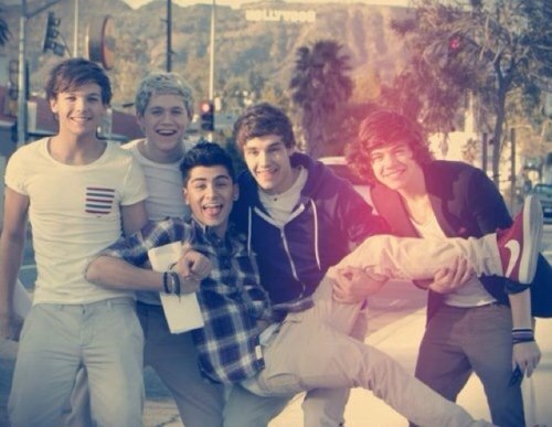 JeanneKCalder's profile picture. Love your life. Guess who I am. who're you?