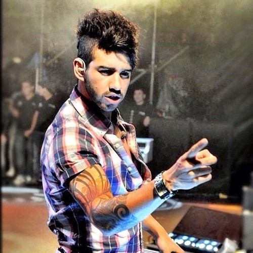 Eeu? -haha aquela Gatinhaa que sempre vai amar o @pelanzarestart 3  .. ...                       Sabeer mais? Follow me baby =)