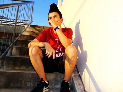 Me segue que eu te sigo morô ? *-}