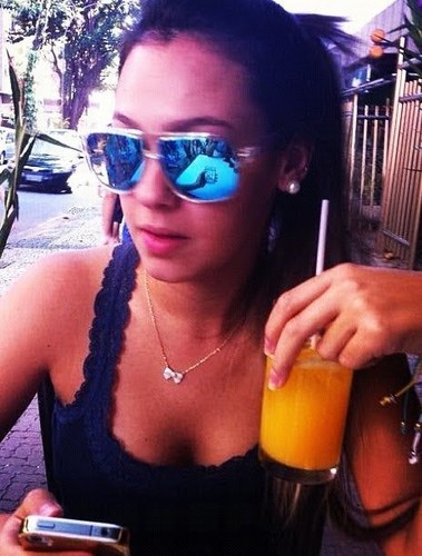 16 anos, boba, chata.. solteira ;3