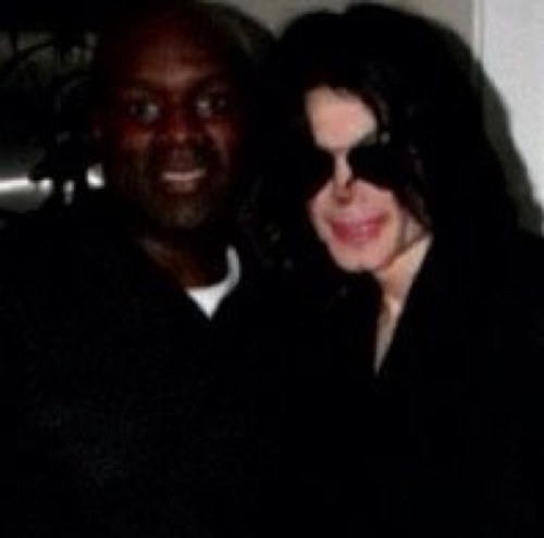 DoubleRuk's profile picture. Grammy nominee Mobo winning Songwriter/producer/Bassplayer/Filmaker/Editor