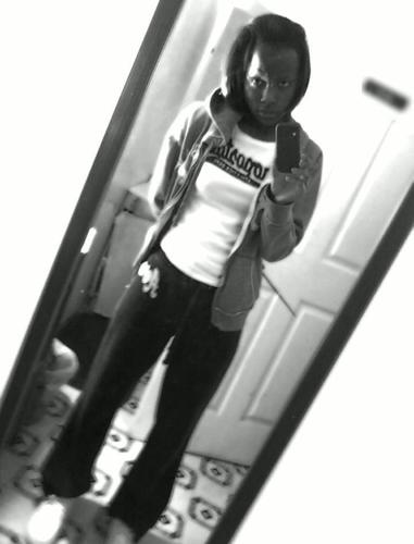 Well , name is Tyeisha DeSha Danielle Tate , but um called Shakey ! Family over EVERYTHING . To read More press that Follow Button ! I'm #TeamFollowBack : )