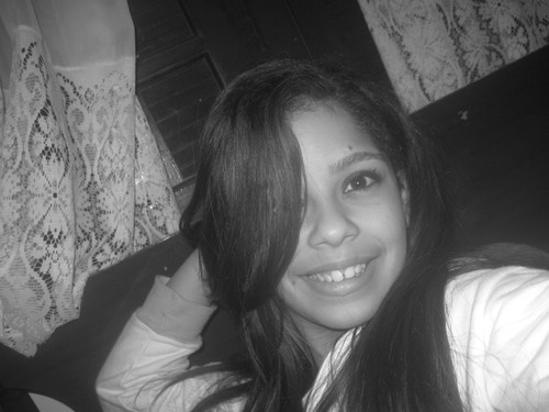 sou uma menina legal gosto de fazer amizades .....