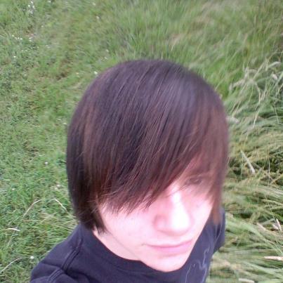 Im 18 years old Live/Love/Laugh/learn/  Singing/Drums/Guitar/ Best game=Zelda :D Religion Christian