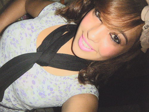 : ) My Names Is Brenda, Futura Intercambista. lálá too dreamy; Sou a pequenininha da @sojhuu_
e a Loirinha da @Morena_Dorneis *u* ,  # KISS ME BYE :)