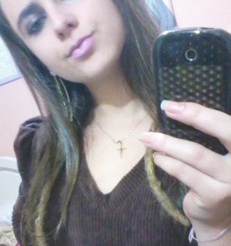 Eu quero ser feliz, independente do preço, independente de como, eu mereço. ☮