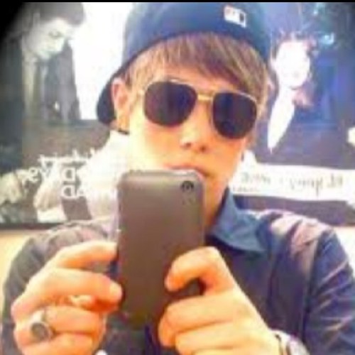 TylerTyler420's profile picture. 