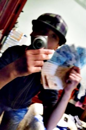 18 ANOS  APAIXONADO POR UMA PRINCESA, PARCERIA SEMPRE, VIDA PROPRIA, NÃO FORÇO SIMPATIA, E NÃO LIGO PARA OQUE DIZEM DE MIM .SEGUE AI  *-*