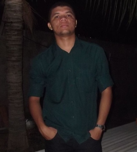 Patuense, Evangélico Assembleiano Pentecostal, Servo de Deus, Matemático, Aprendiz de Músico, Vascaíno,Deus e família acima de tudo.