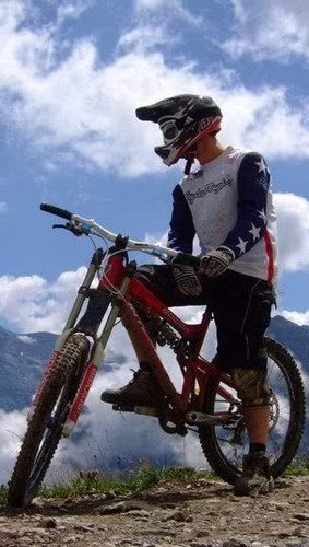 ecclelucas's profile picture. 