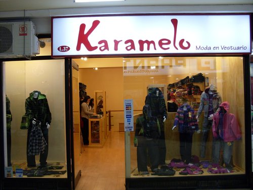 KARAMELO Moda en Vestuario, tienda de Concepción especializada en etapas de Bebés, Niños y Adolescentes. Brinda atención personalizada y marcas de prestigio.
