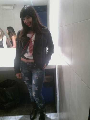 daniinigrelli's profile picture. soy la alegria de quien me ama , la tristeza de quien me odia y la preocupacion de quien me envidia . Me encanta bailar es mi pasion y mi unico amor