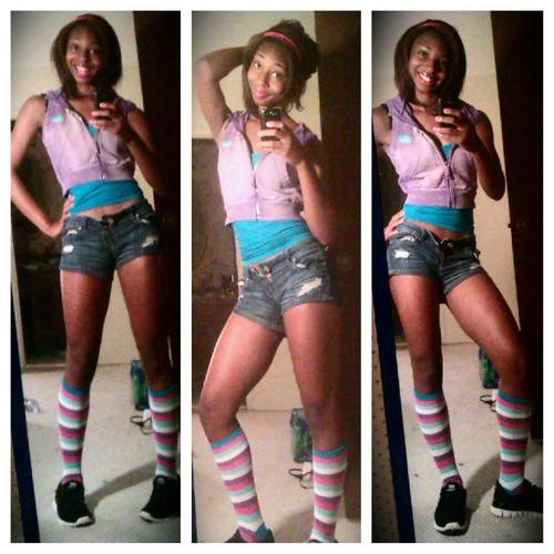 TWEETin_GOLD's profile picture. Follow me...and I'll follow you DUH.! =P #TeamFollowBack #TeamPrettyGirl #TeamCARAMEL #TeamNaturalHair #TeamIDGAF #TeamDimples