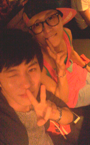 안녕하세요 CHAOS (카오스)의 희재입니다. ^^