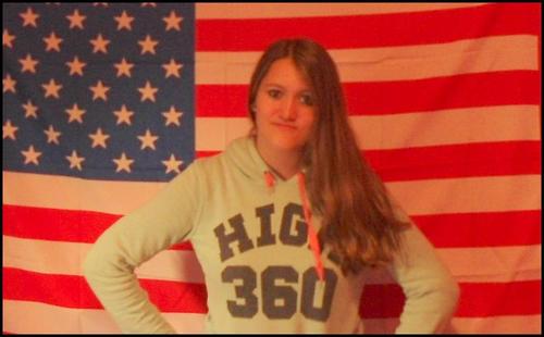 as long as u love i'll be your platinum , i'll be your silver , i'll be your gold..
Austiin Mahone followed meee! :)