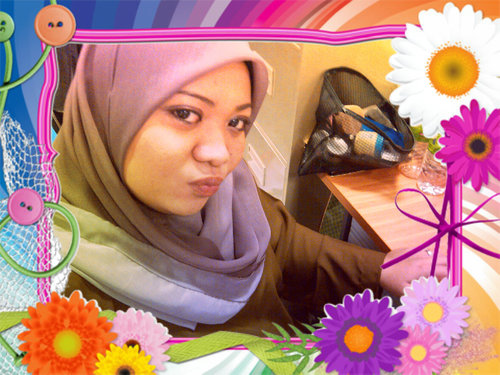 senyum selalu...mcm nie...;)