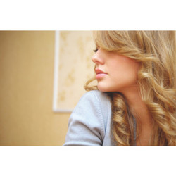 I Love Taylor Swi------ft and pink. problem?