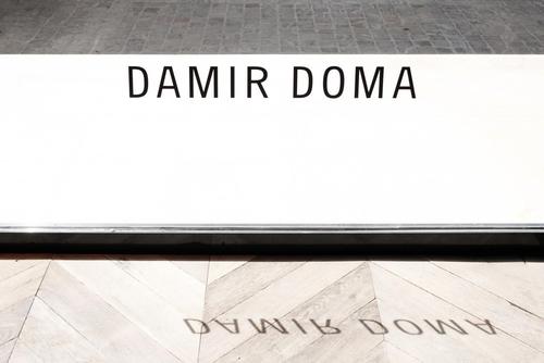 54 RUE FAUBOURG SAINT-HONORÉ PARIS 75008 FRANCE STORE@DAMIRDOMA.COM +33 (0)145 27 09 30