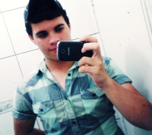   Olha Pra min,Olha pra você.Sentiu a diferença?
　     Agora chora! (h)