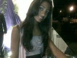 Uma menina legal simpática estrovertida sincera chata que tem os melhores amigos do mundo e que não troca eles por nada e nem por ninguém...!!!!:s2#