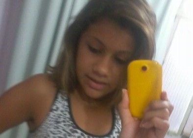 bom eu sou uma garota meiga ki no qual faz de tudo pra ser feliz e que tem otimos amigos .........infim sou unica
