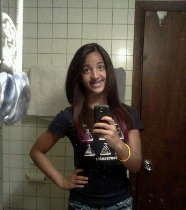Im 14, in 9th, love life, hate drama, and don't take crap from anyone! I usually follow back too!!XD