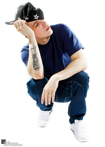 ''Life's a fucking party im just here to celebrate'' Formal Introduction @HorrohsAngel1 @dancingqueenJ @Hanaa_Ox
 @ShottyHorroh What a BEAUT ;-)