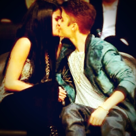 Selena, Justin, Demi, Taylor and Miley es mi vida. mi vida no sería épica sin ellos, yo los quiero mucho #LatinGirl