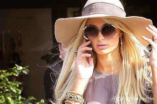 Paris Hilton Fans of Brazil. Refêrencias: @Paris_brasil.
