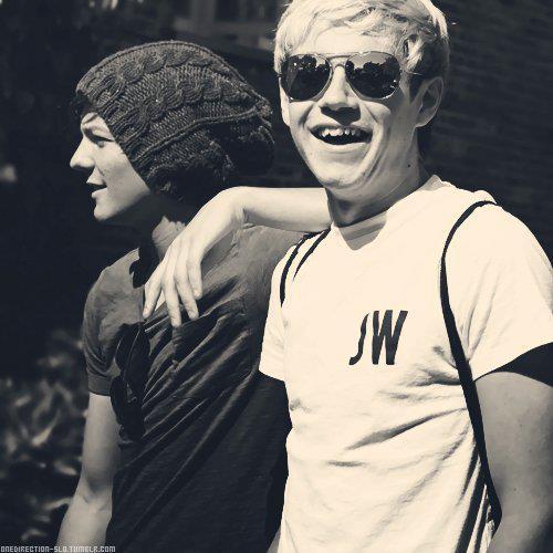conta suspenca segue no odirection_1d please sigo dnv