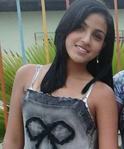18 anos, legal, amo festas e novas amizades ! Vivendo a vida intensamente  :))