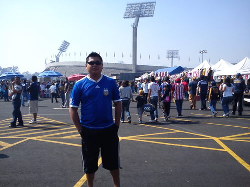 naci 15 d marzo dl 84, soy super alegre, amiguero y buena onda