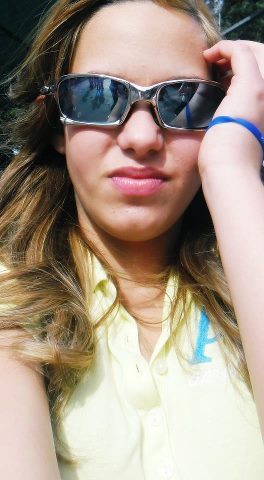 me chamo Vivyan , tenho 15 aninhos  ♥ sou irmã da @_SabryIngrid  @_LehFesty  *-*