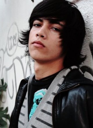 #FootballPlayer #Skrillex DubStepFAN. #ICantDateYou If you dont know what the fu*k you want. #DisasterTeam