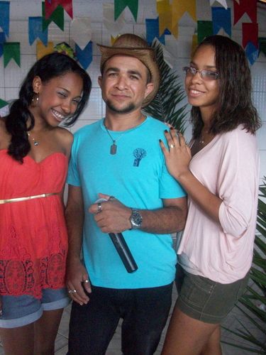 um forró diferente com pegada musicas das boas que fazem você dancar:
SHOWS: (71) 82962731 88356756