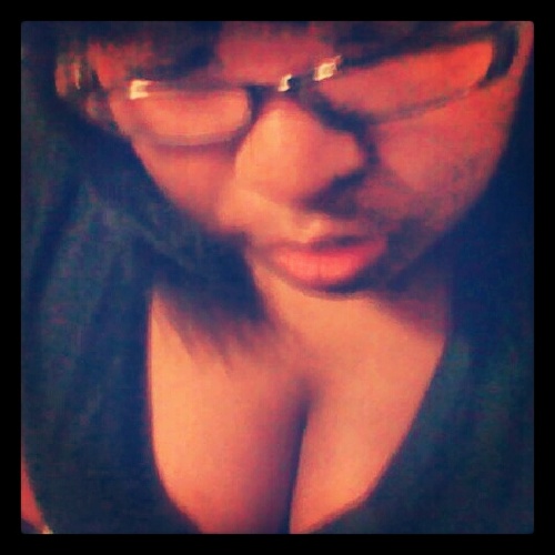 ~~Miss Lady K~~ mother of 1, imma student n jus a all around laid back person...now follow me {©_©}