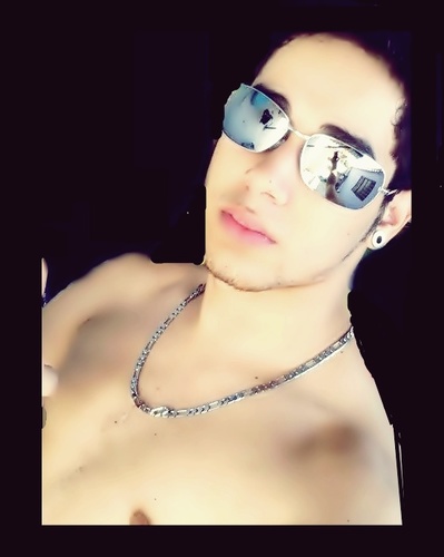 Meu e somente meu. Meu nego branquelo, meu bebe crescido, meu melhor amigo, o amor da minha vida  . Te amo mais do que tudo s2 Por:  @1HallsDeCereja ;3