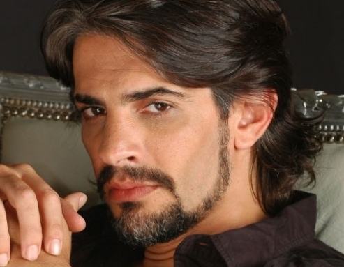 Actor y productor argentino dos veces ganador del Premio Martín Fierro.