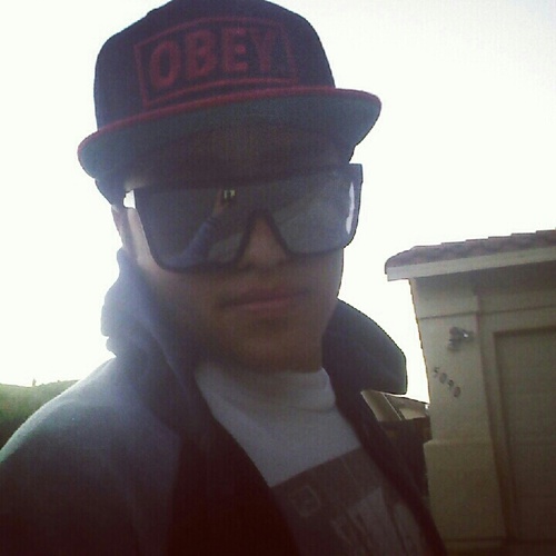 AlexYoungJulian's profile picture. #Obey #IG (I_HateJulian)