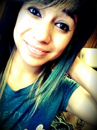 #teamsingle , Follow me i follow backk , add me on facebook , jessica ramirez , funny , outgoing , &' i rep team dummyy !