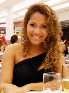 18 anos , Estudante , Sincera , e o resto só conhecendo! :} integrante da equipe @VaqueirasDluxo_