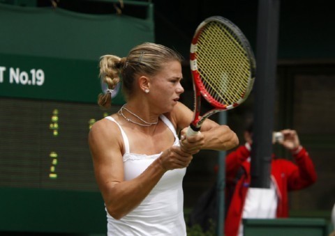 Tennista italiana...amo il tennis piu di ogni altra cosa!! Simpatica e cortese..ma anche seria e concentrata durante i match!!