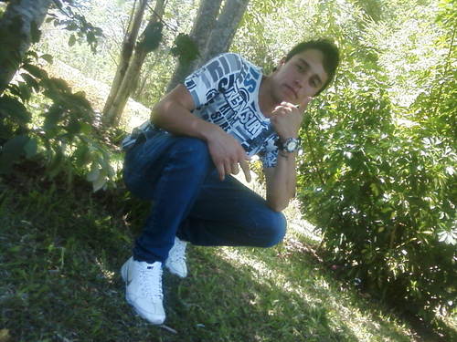 eu sou alegre gosto de bagunçar com todos