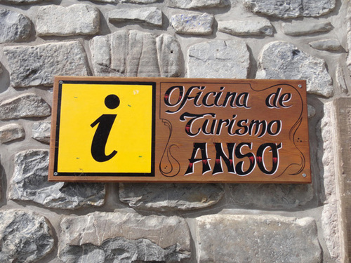 Oficina de Turismo de #Ansó, 'Uno de los pueblos más bonitos de España' @LosPueblosmbe, ubicado en el #Pirineo oscense @cJacetania. 📩 turismo@anso.es