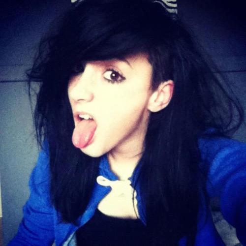 I like boats.. also you see that follow button? yeah I'd tap that ;) my boyfriend is a poo.. but I love him lots. - @tomsouthgateLFC csbtia.