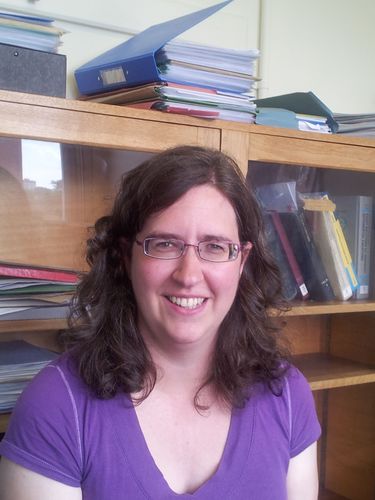 Maths, singing, wine and cake. Professor of Applied Mathematics at the University of Birmingham. She/her.