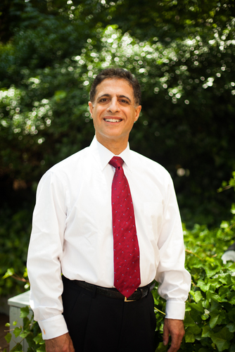 Dentist in Brookline, MA, specializing in teeth whitening, dental implants, Waterlase by Biolase laser gum treatment, porcelain veneers, and adult orthodontics.